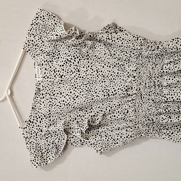 Sleeveless dress - Picture 2 of 5